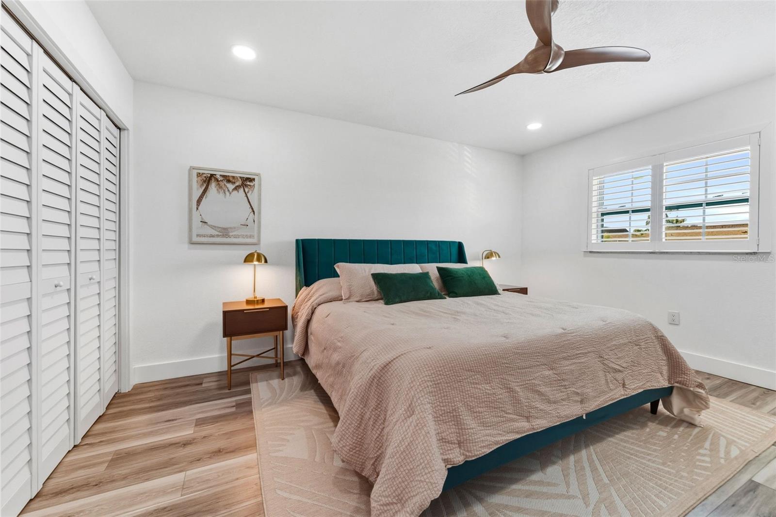 BAY POINTE CONDO - Residential