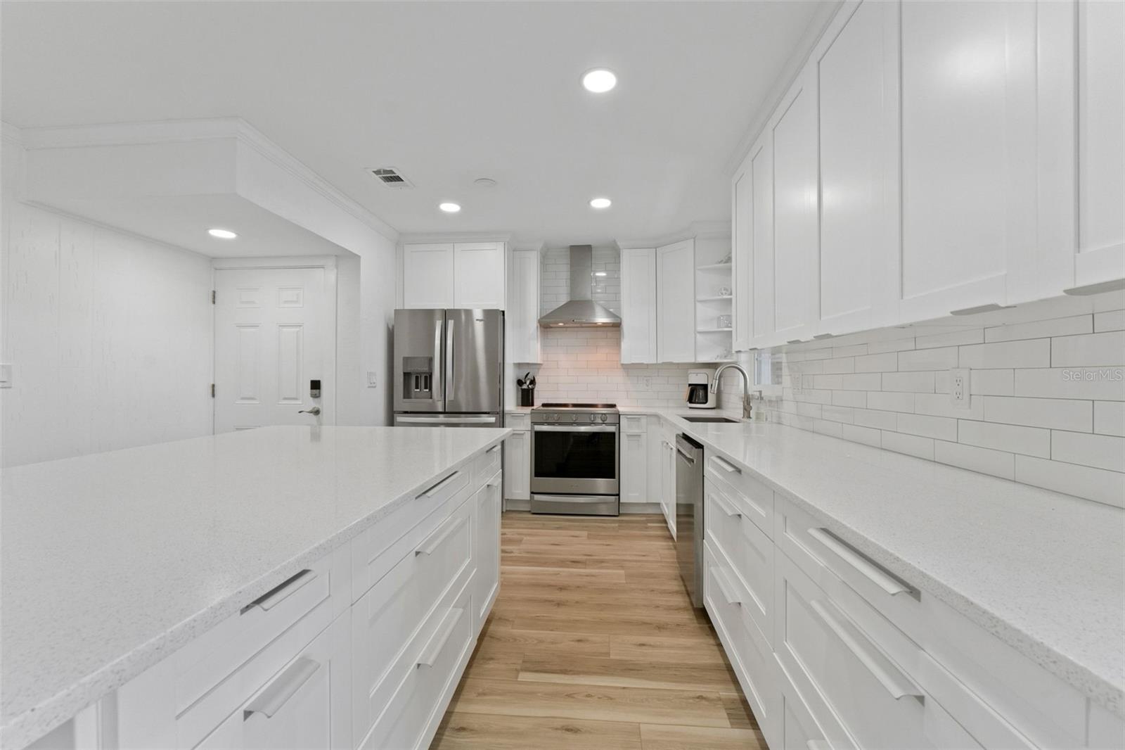 BAY POINTE CONDO - Residential