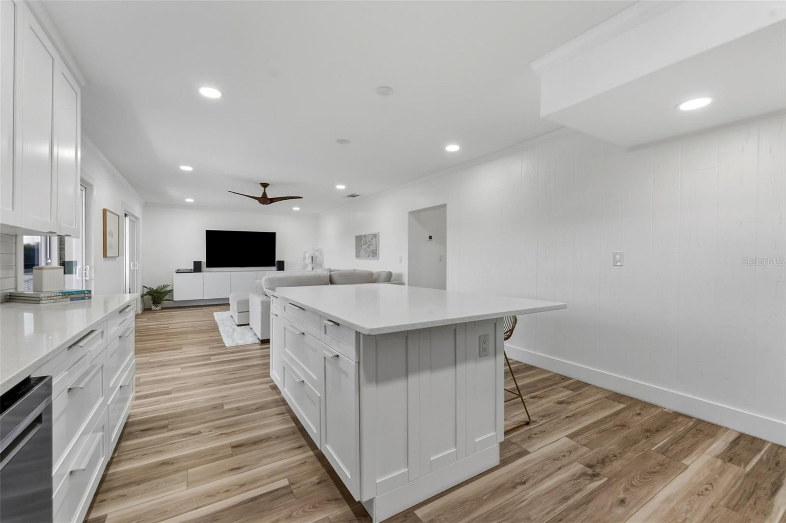 BAY POINTE CONDO - Residential