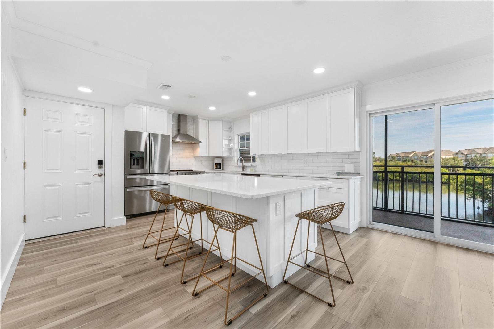 BAY POINTE CONDO - Residential