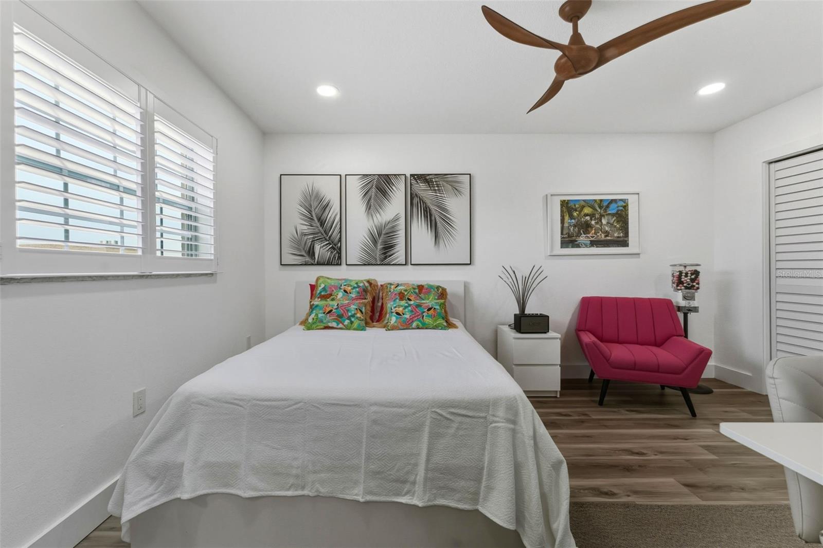 BAY POINTE CONDO - Residential