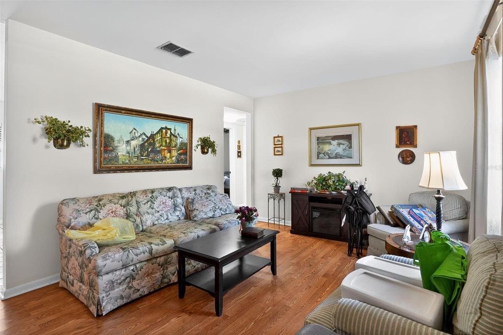 Photo of 1422 W Bogie Drive, Tampa, FL 33612 (MLS # O6354163)