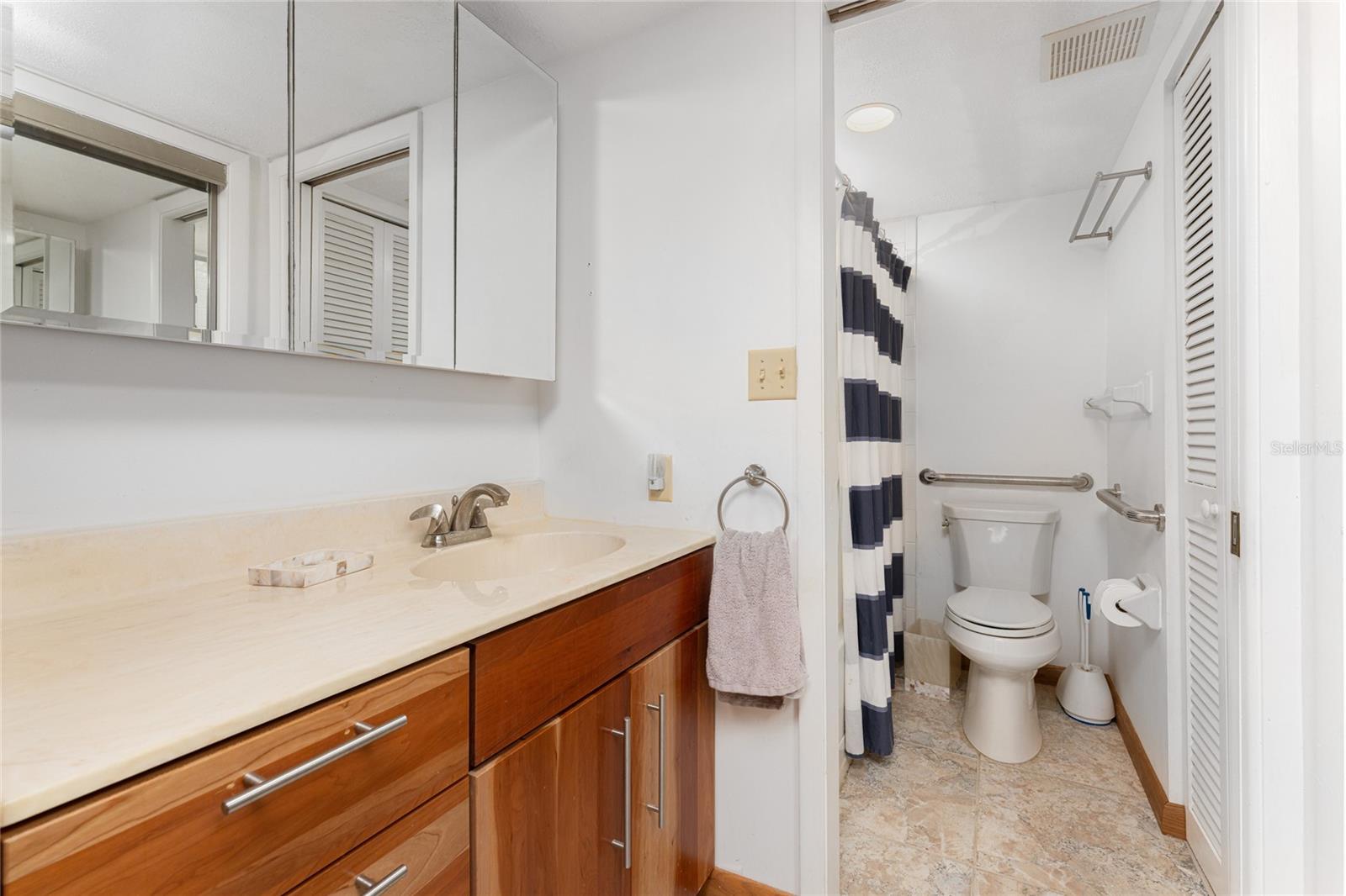 PELICAN LANDING BLDG D - Residential