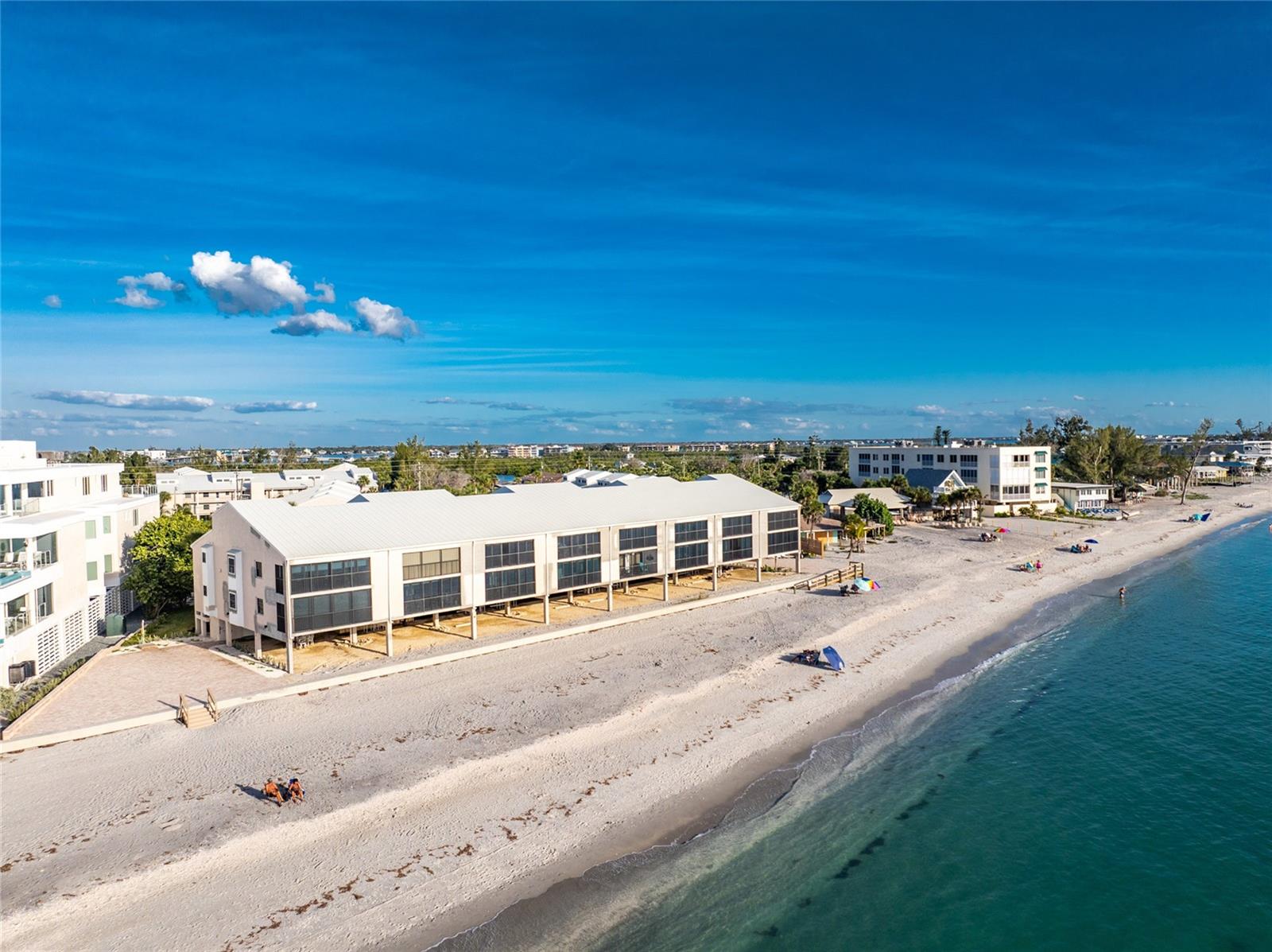 PELICAN LANDING BLDG D - Residential