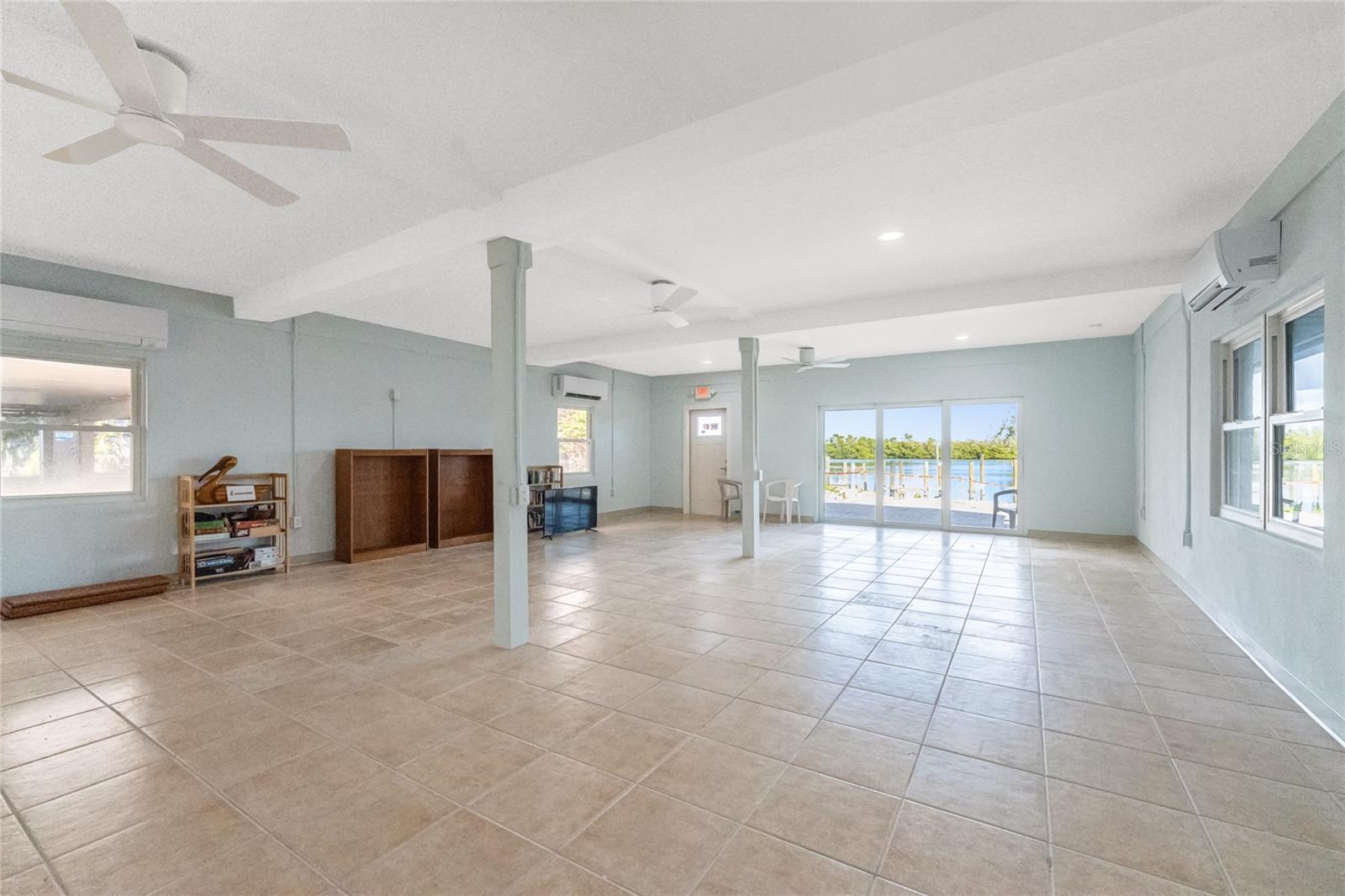 PELICAN LANDING BLDG D - Residential