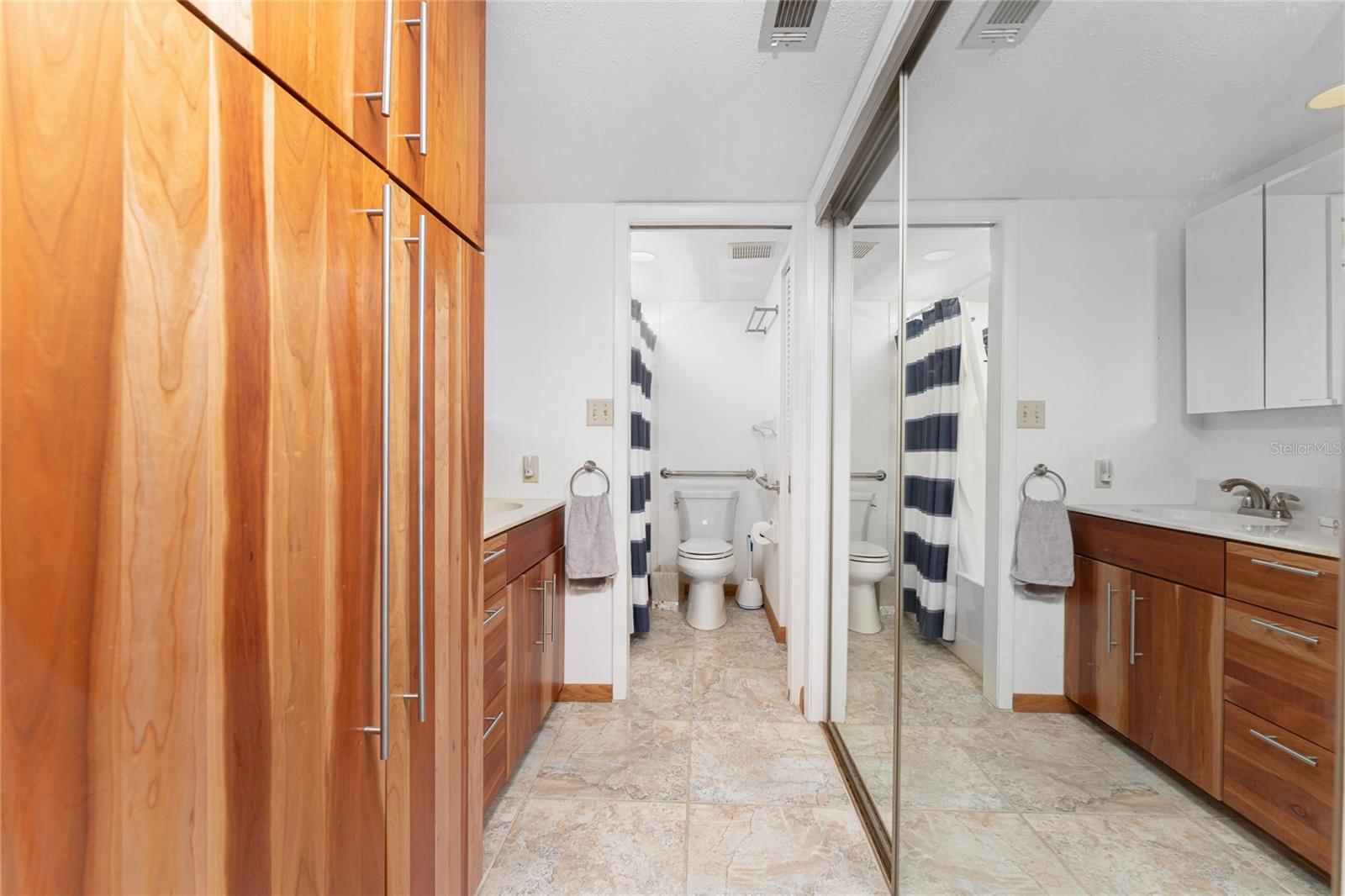 PELICAN LANDING BLDG D - Residential