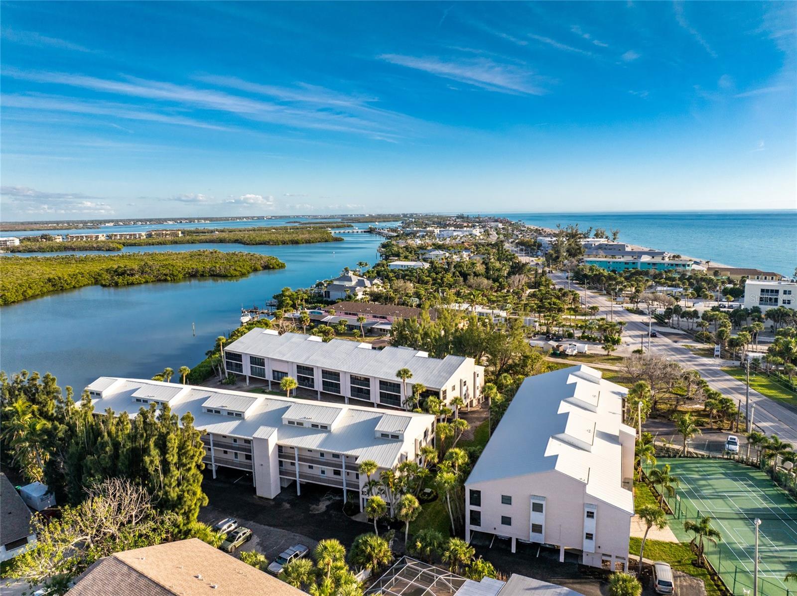 PELICAN LANDING BLDG D - Residential