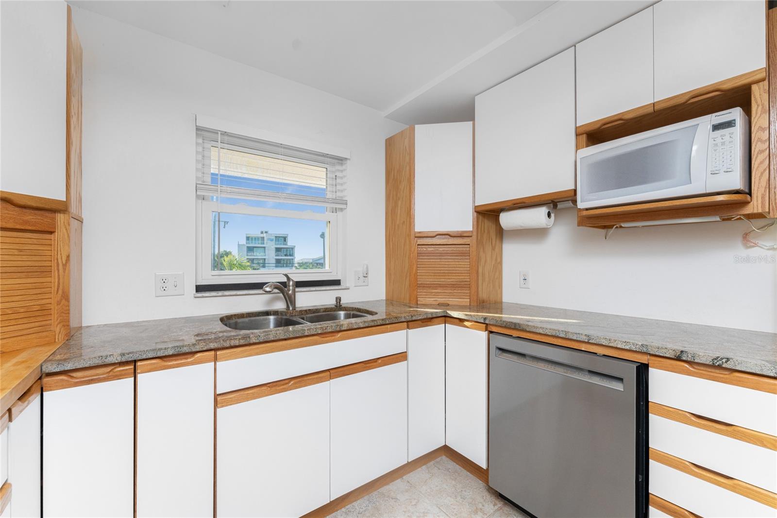 PELICAN LANDING BLDG D - Residential