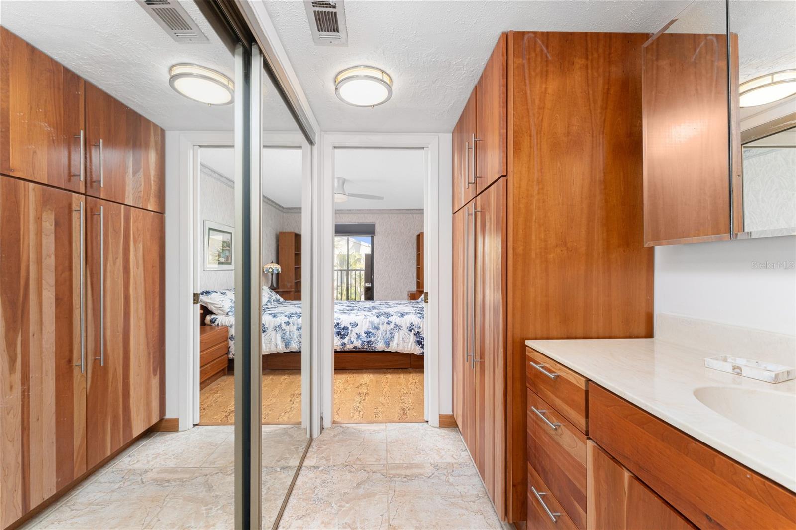 PELICAN LANDING BLDG D - Residential