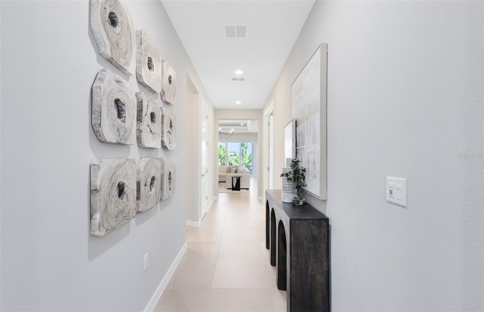 BRIDGEWALK - Residential