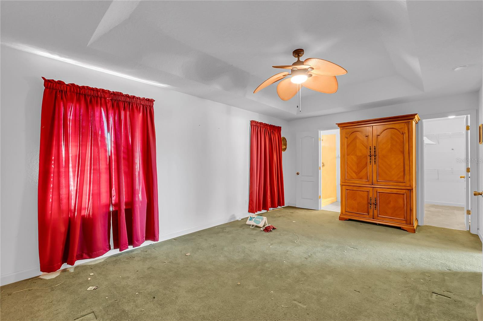 TUCKAWAY LAKE ESTATES - Residential