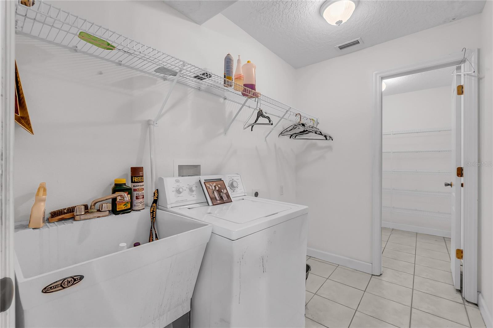 TUCKAWAY LAKE ESTATES - Residential