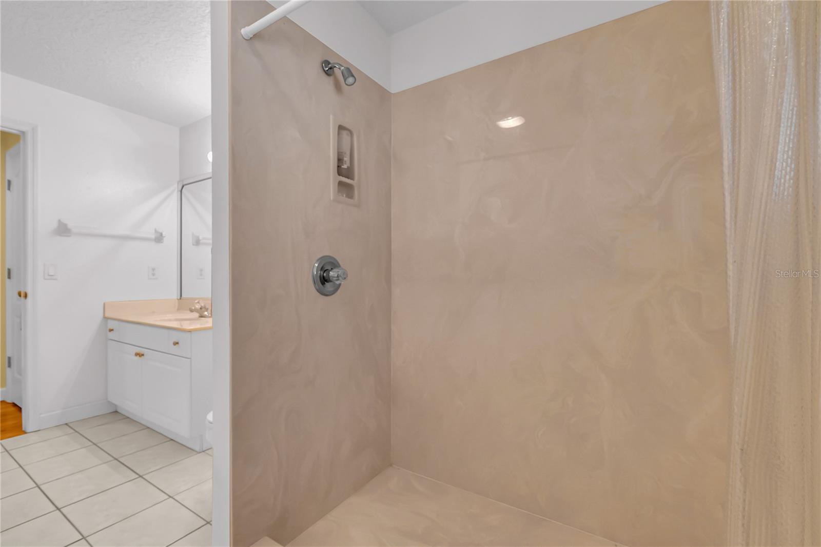 TUCKAWAY LAKE ESTATES - Residential