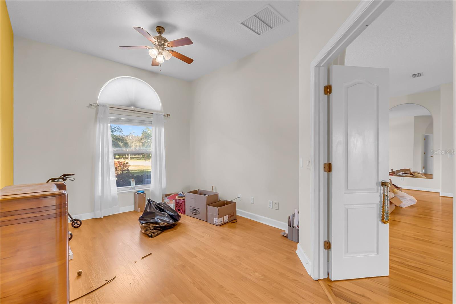 TUCKAWAY LAKE ESTATES - Residential