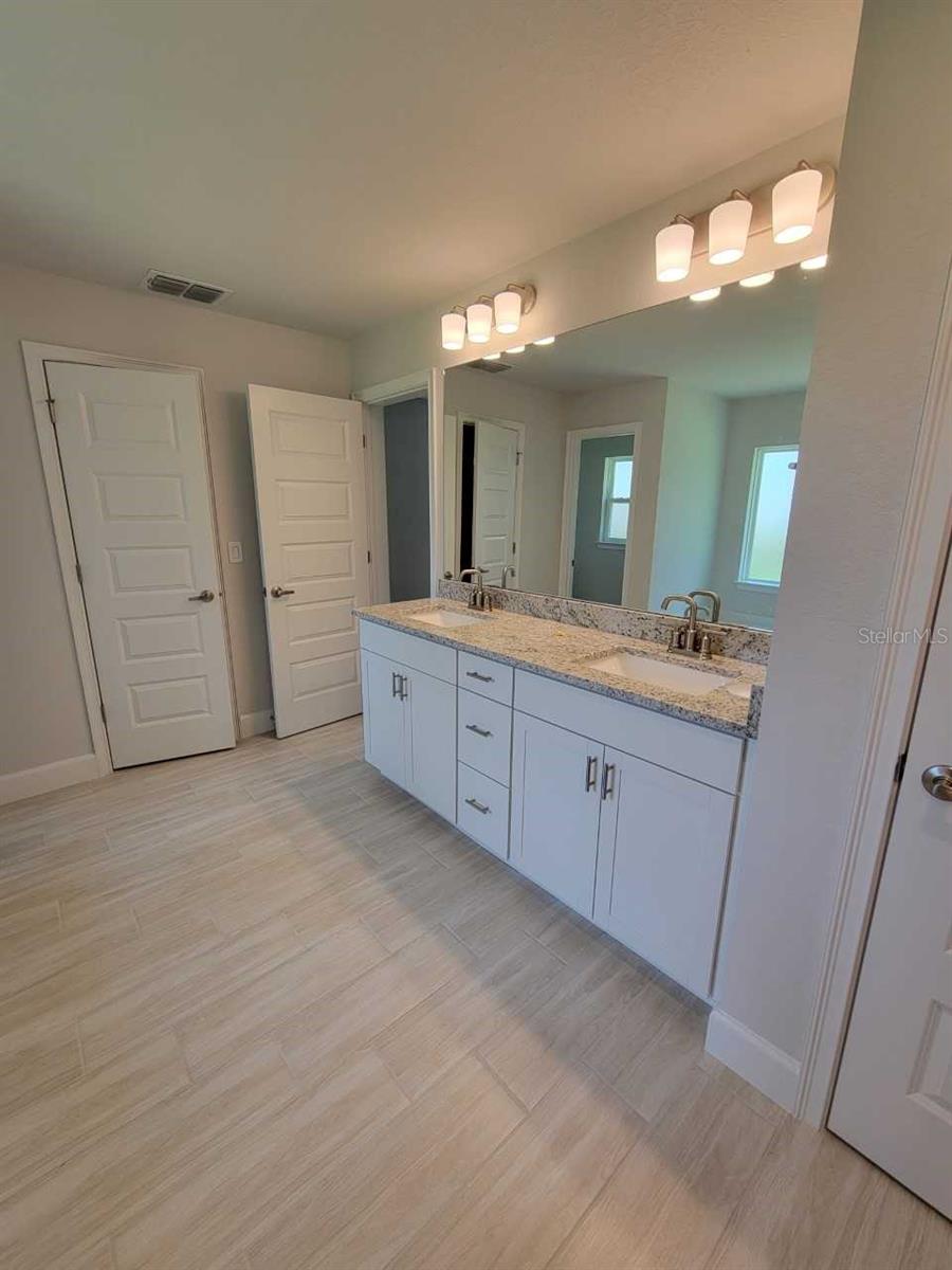 ROLLING HILLS UN 02 09 - Residential