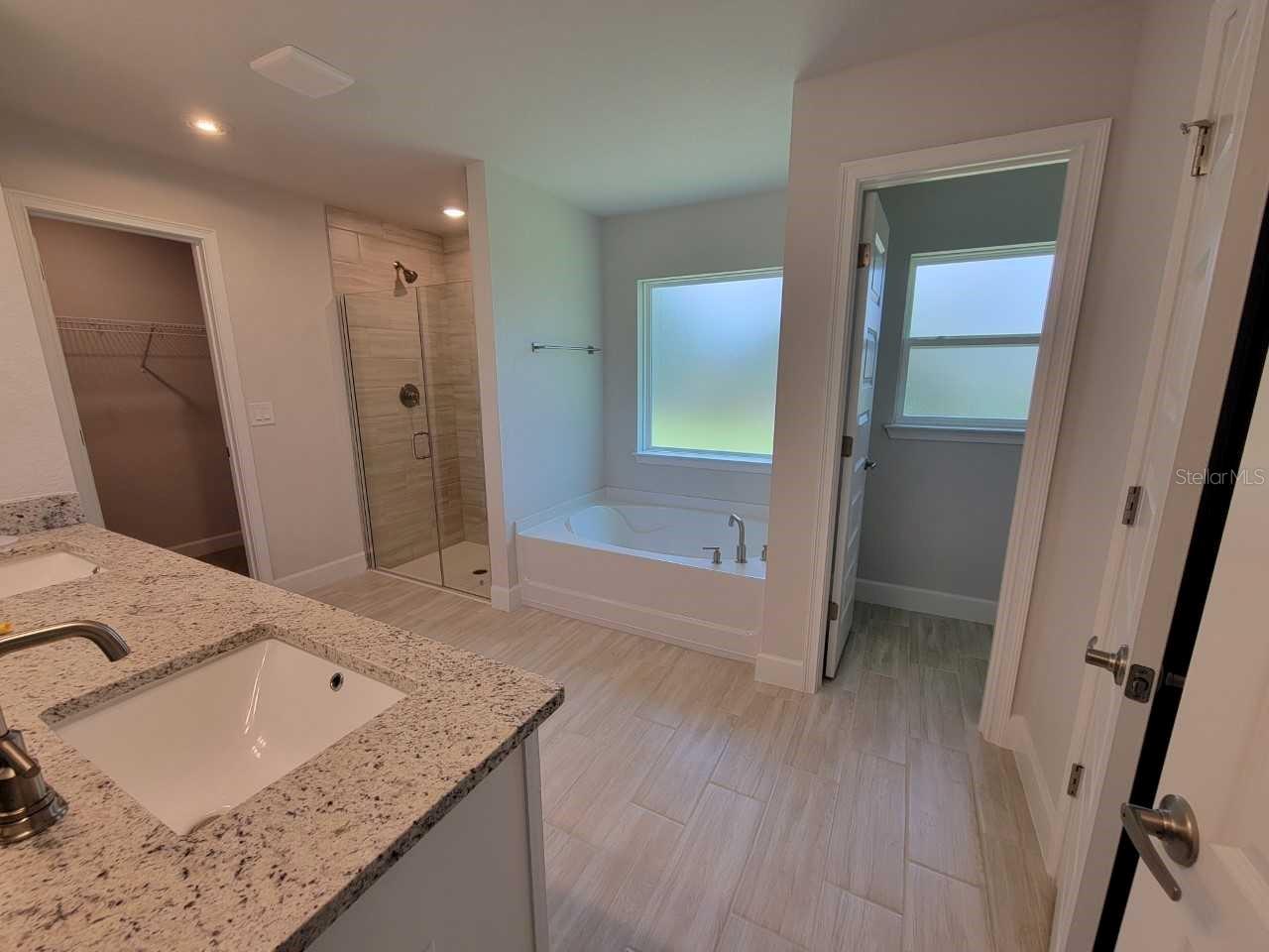 ROLLING HILLS UN 02 09 - Residential