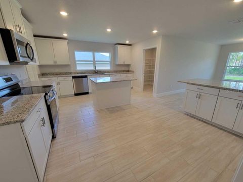 Tiny photo for 12598 SW 73rd Street, Ocala, FL 34481 (MLS # OM723304)