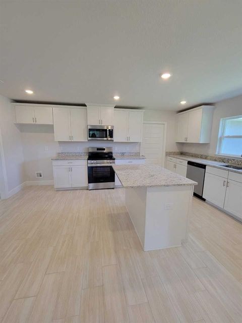 Tiny photo for 12598 SW 73rd Street, Ocala, FL 34481 (MLS # OM723304)