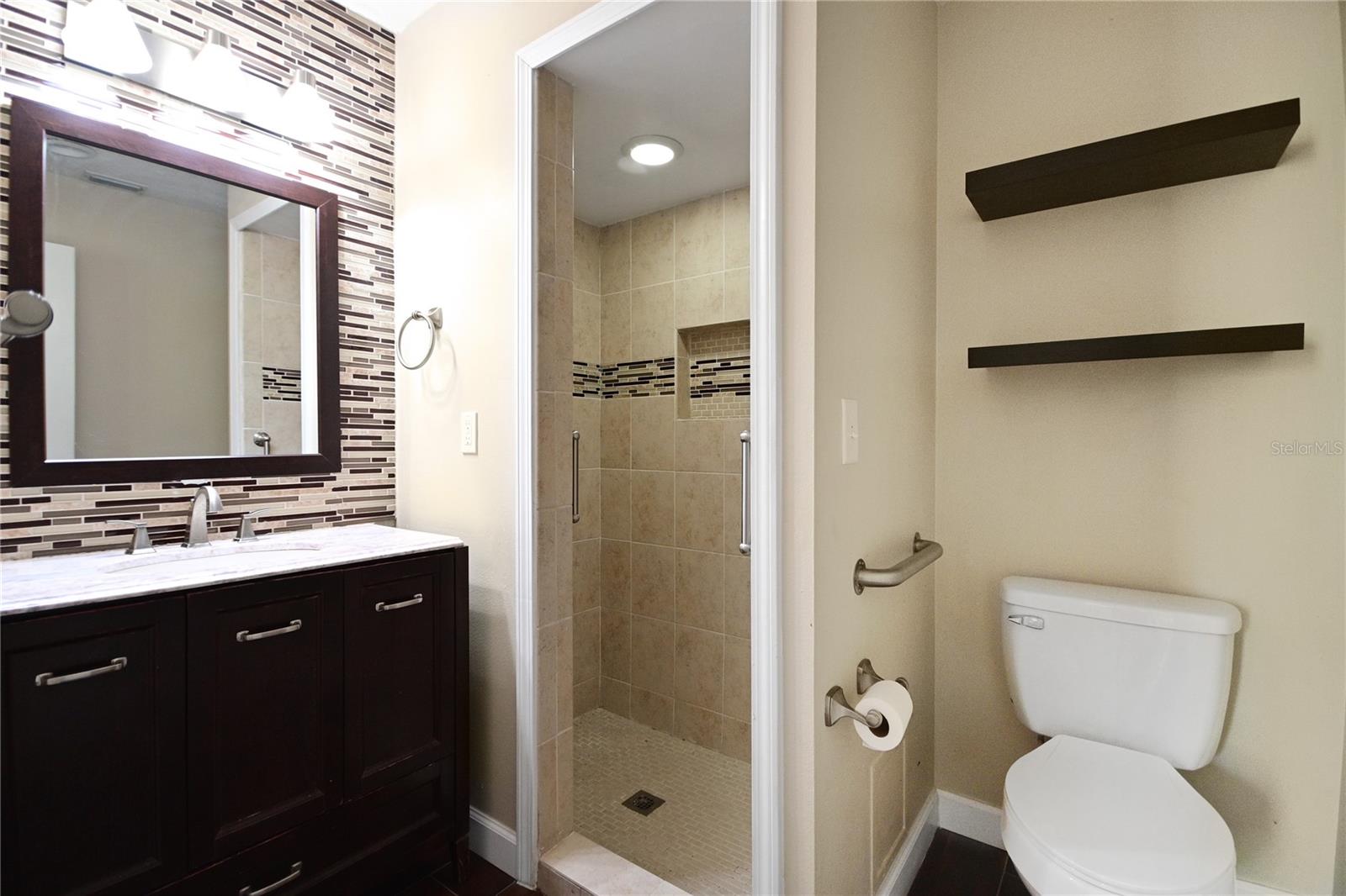 BENTWOOD PH 03 - Residential