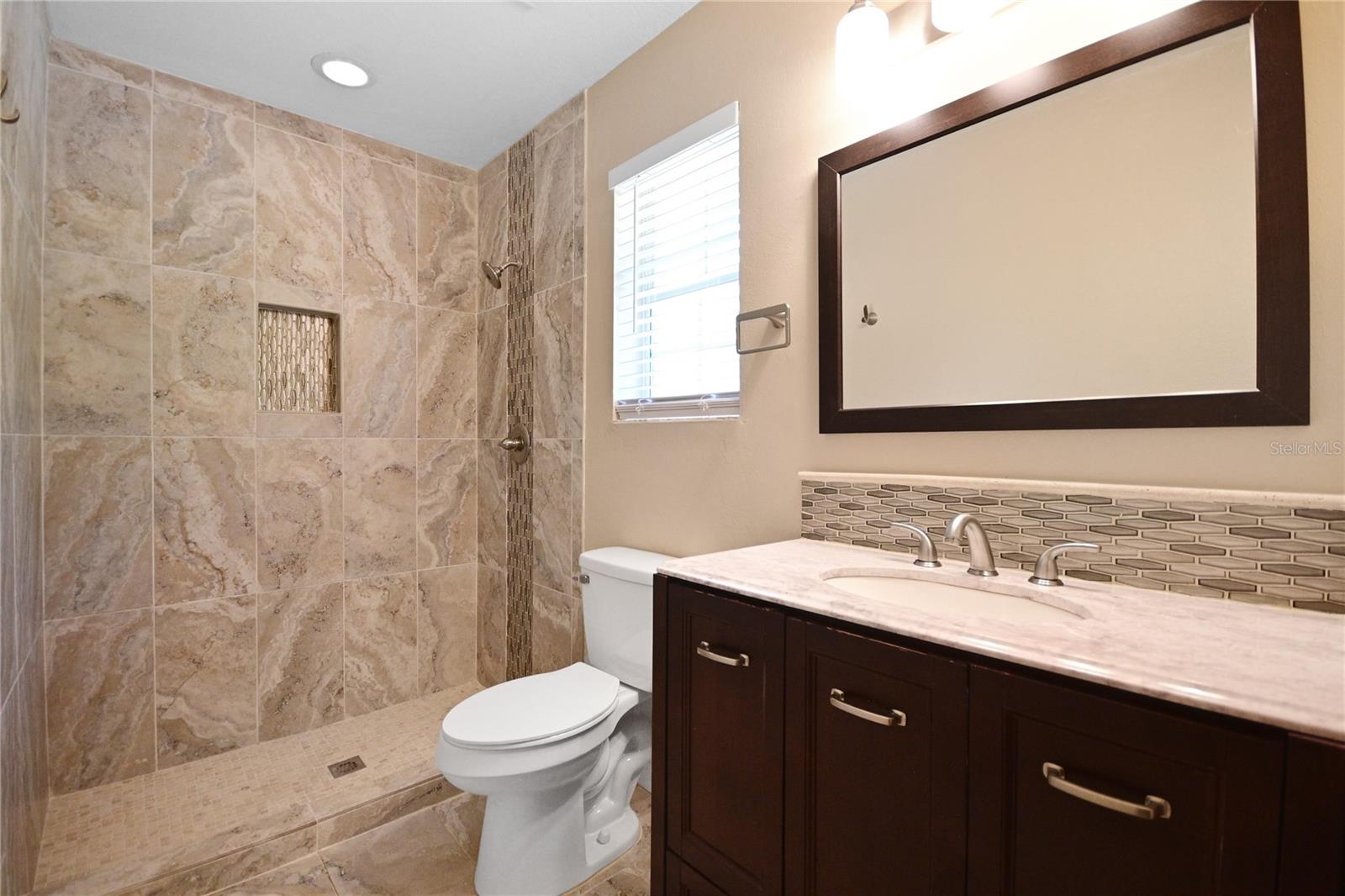 BENTWOOD PH 03 - Residential