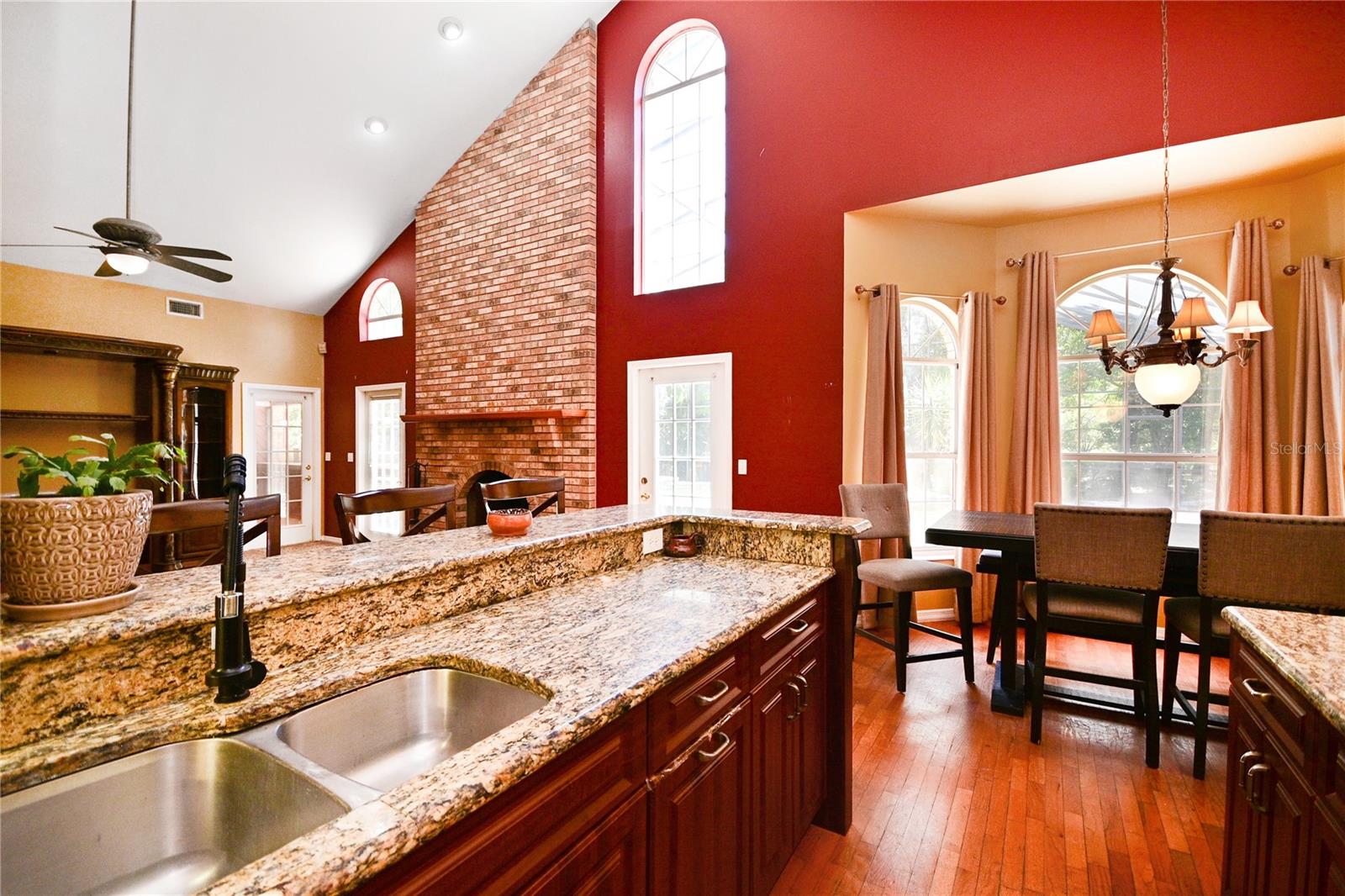 BENTWOOD PH 03 - Residential