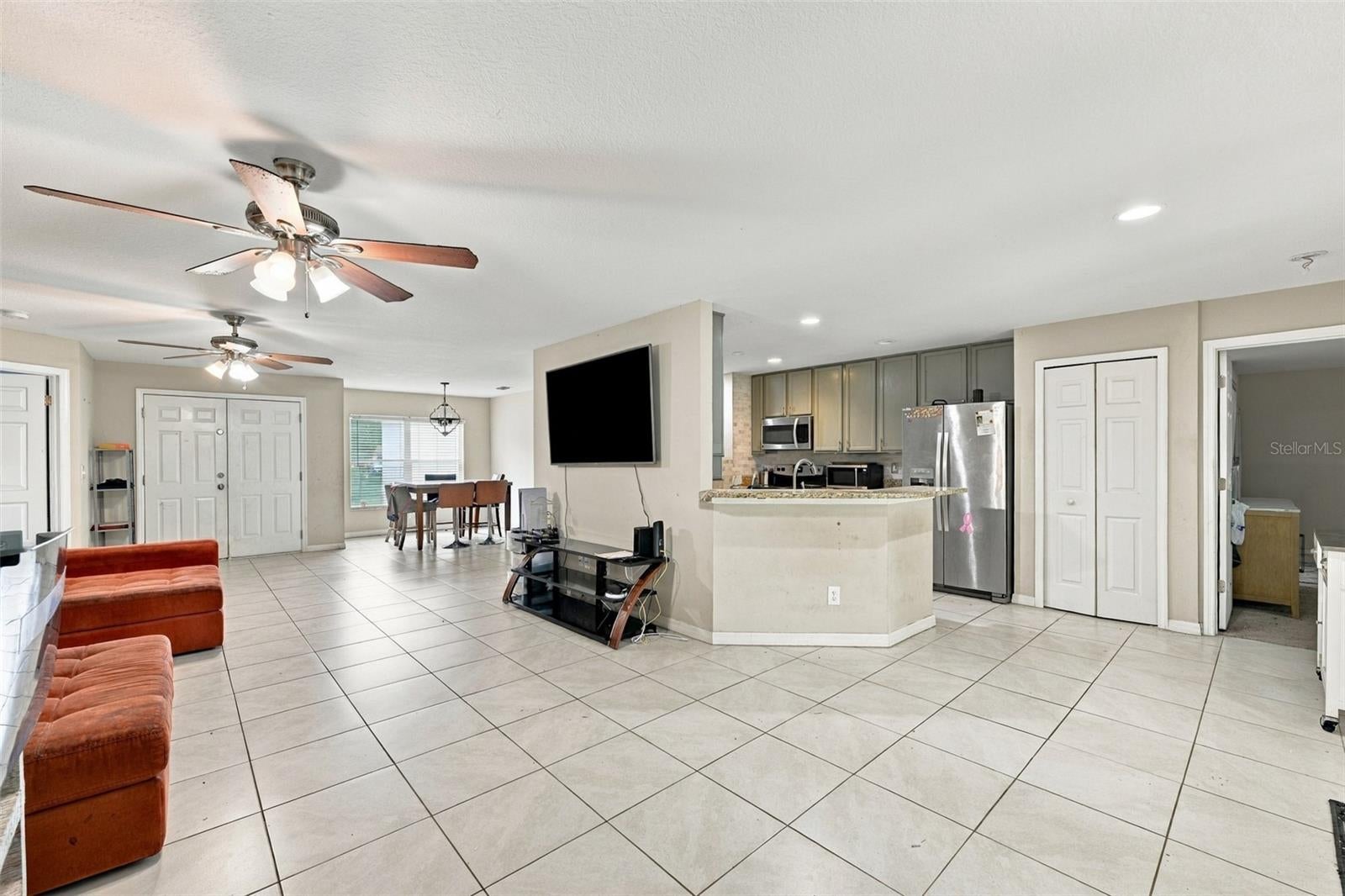 7405 MIRACLE LANE