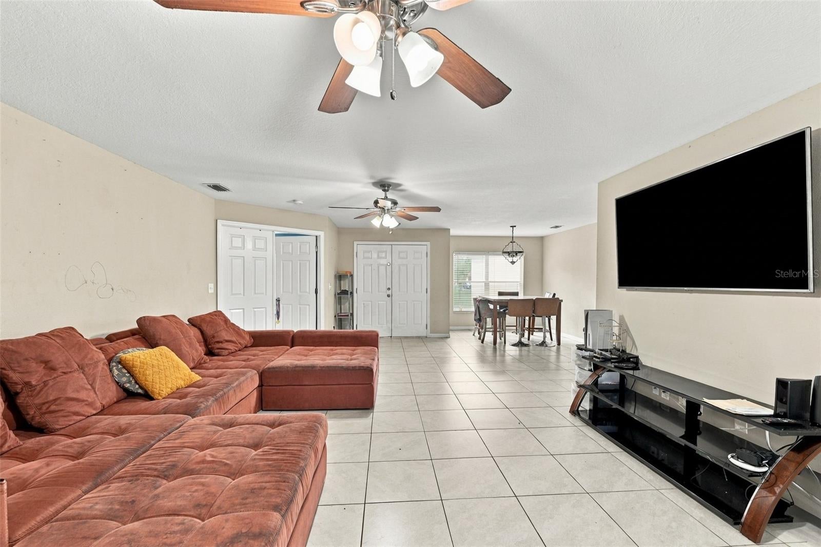 7405 MIRACLE LANE