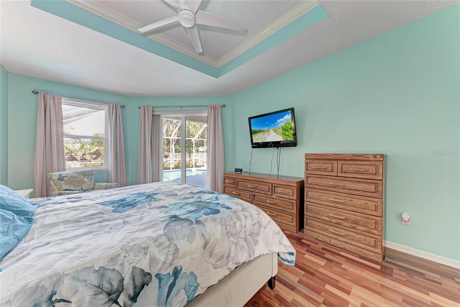 MCINTOSH LAKE - Residential