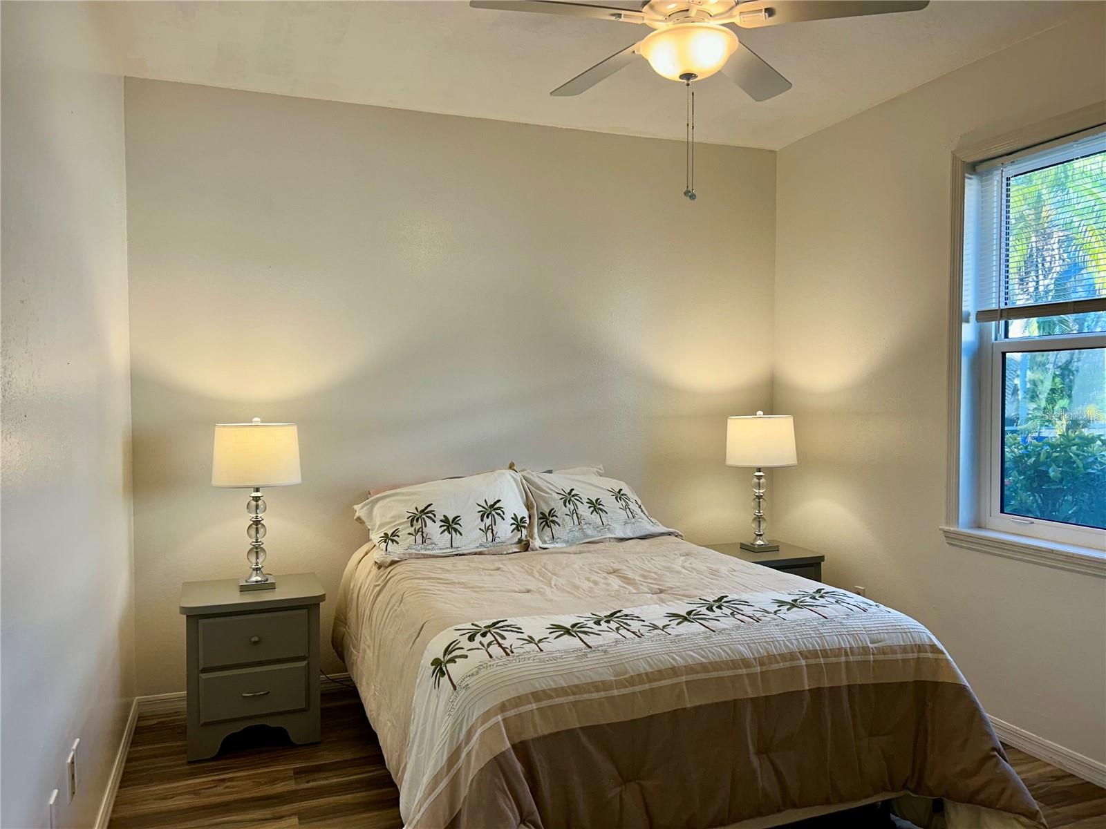 MCINTOSH LAKE - Residential