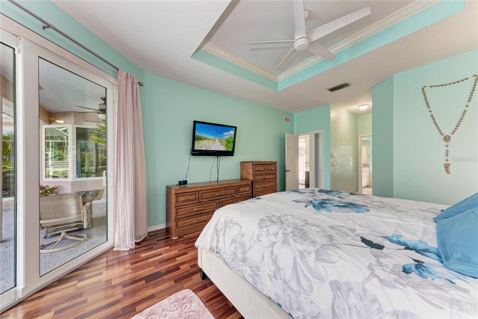 MCINTOSH LAKE - Residential