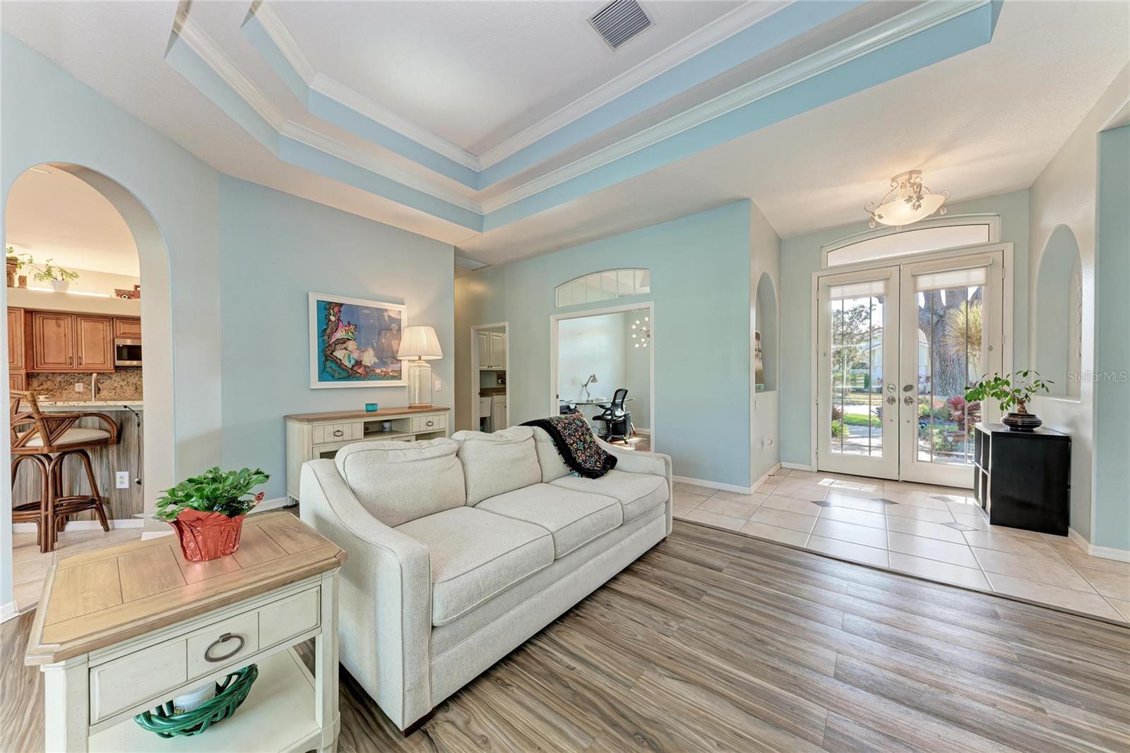 MCINTOSH LAKE - Residential