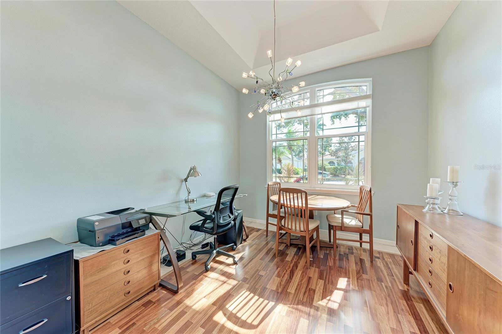 MCINTOSH LAKE - Residential