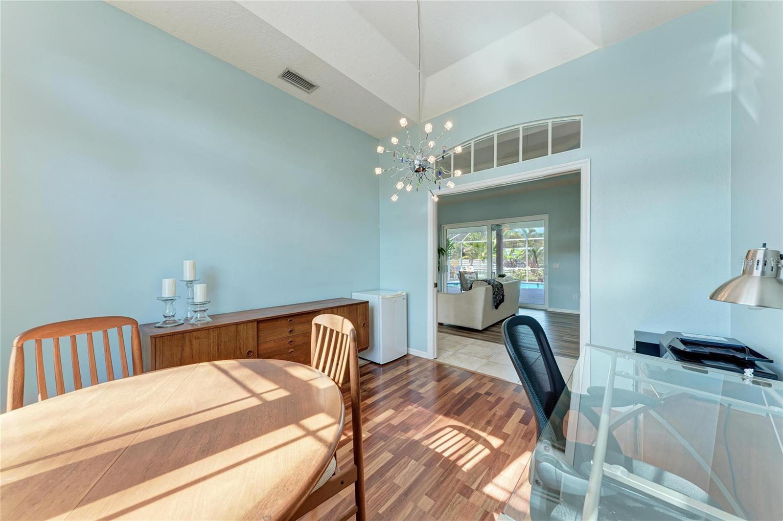 MCINTOSH LAKE - Residential