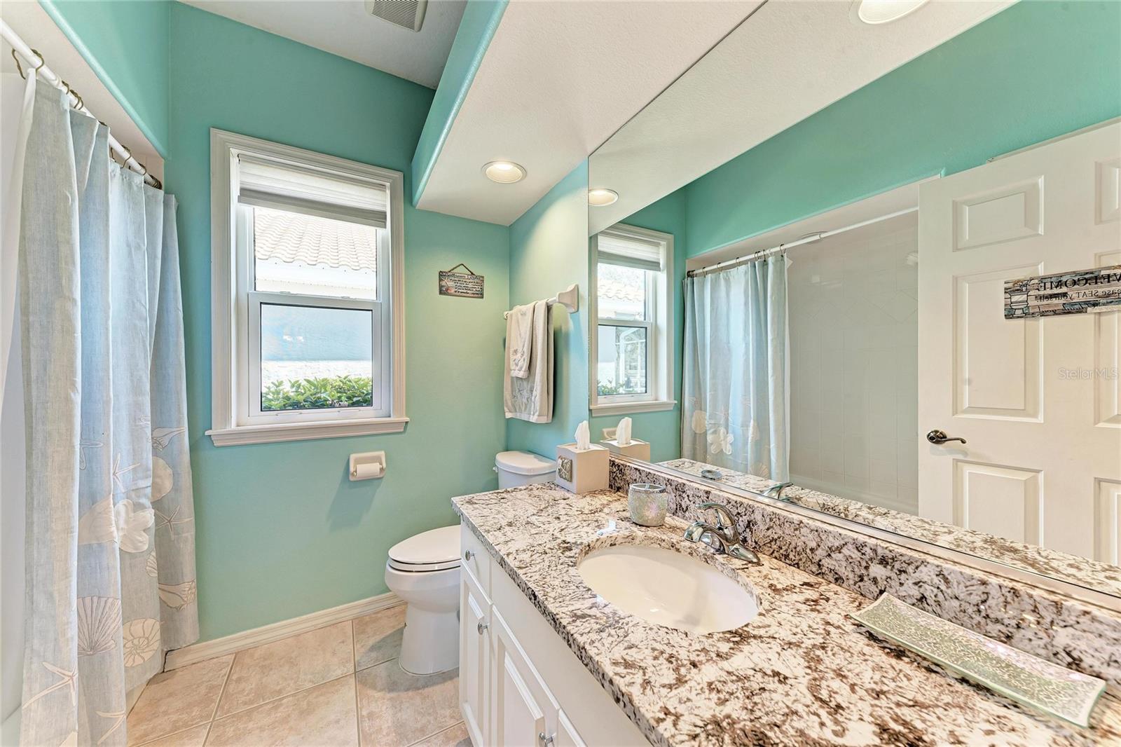 MCINTOSH LAKE - Residential