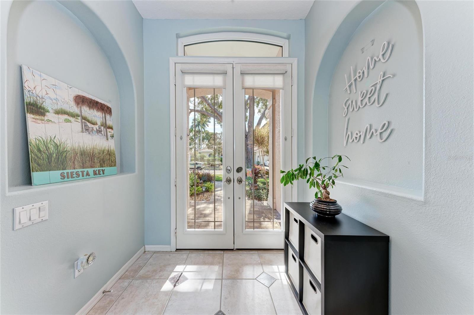 MCINTOSH LAKE - Residential