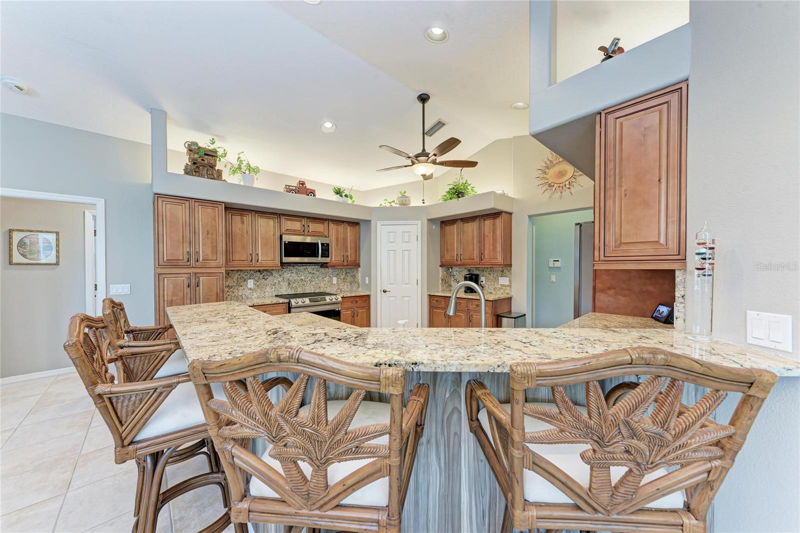 MCINTOSH LAKE - Residential