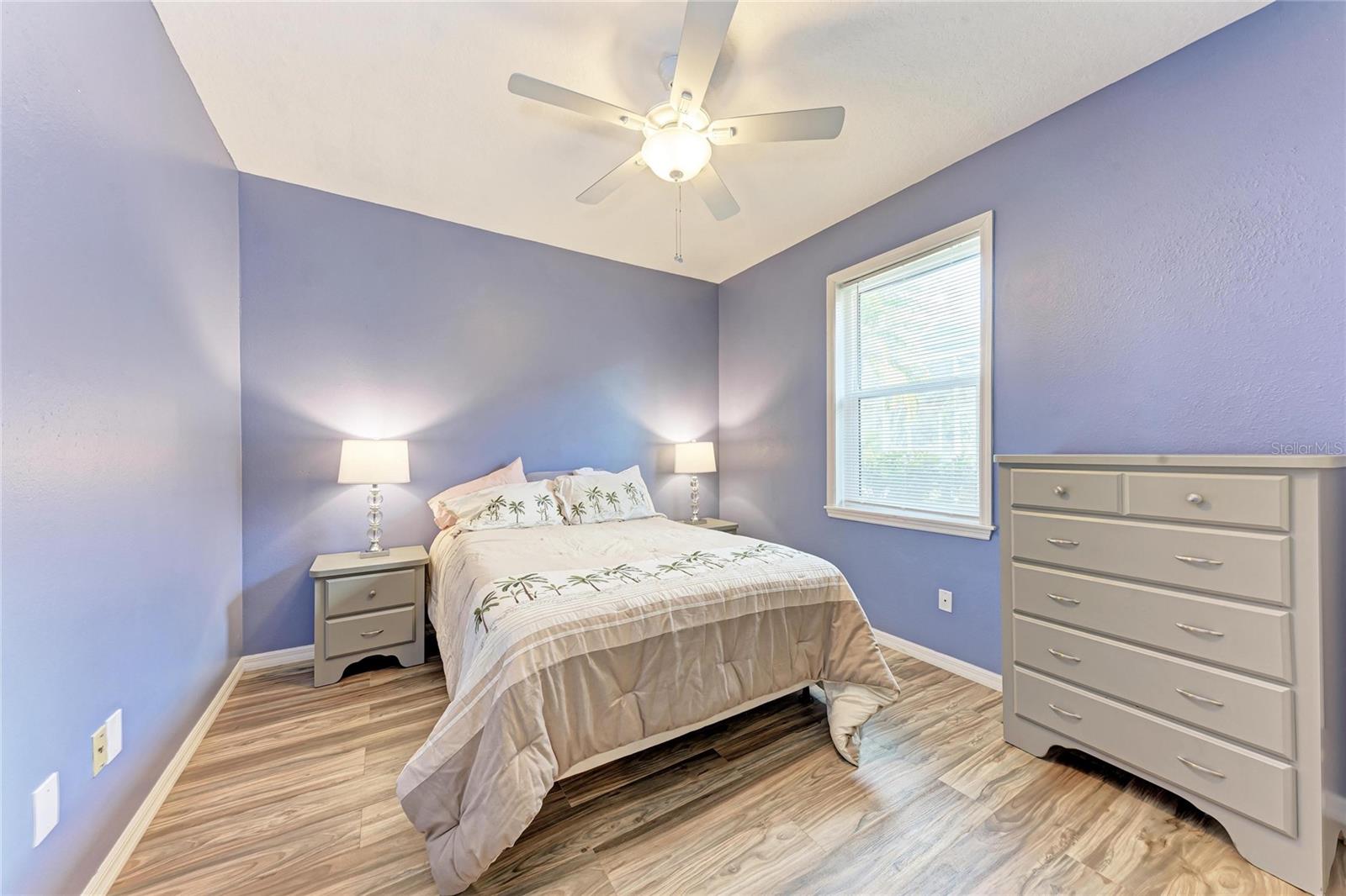 MCINTOSH LAKE - Residential