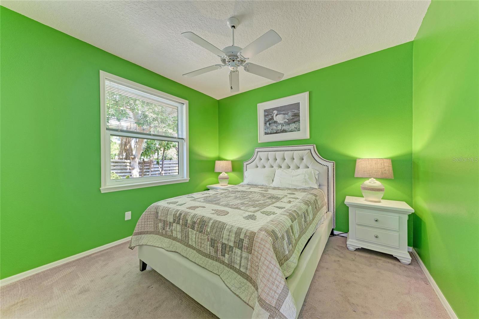 MCINTOSH LAKE - Residential