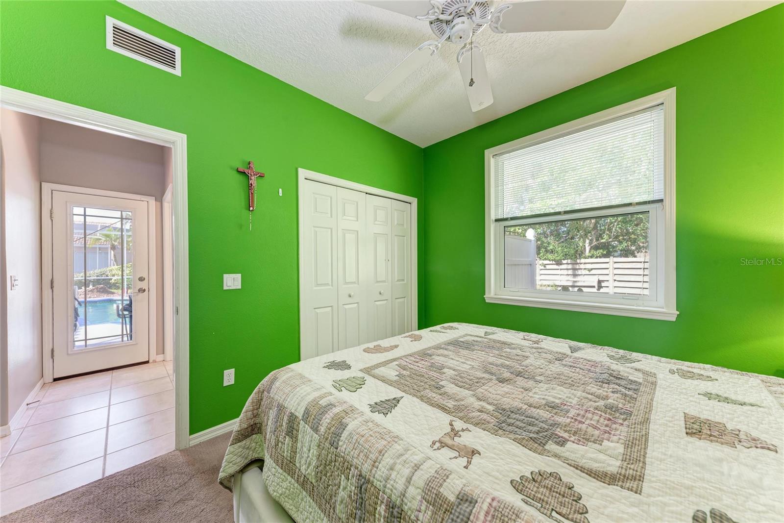 MCINTOSH LAKE - Residential