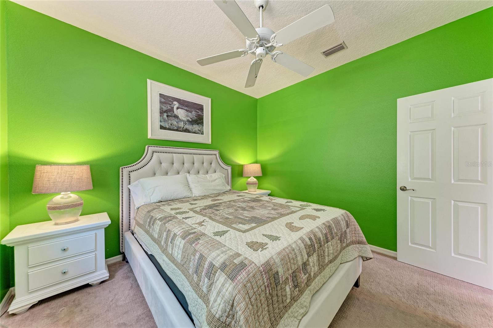 MCINTOSH LAKE - Residential