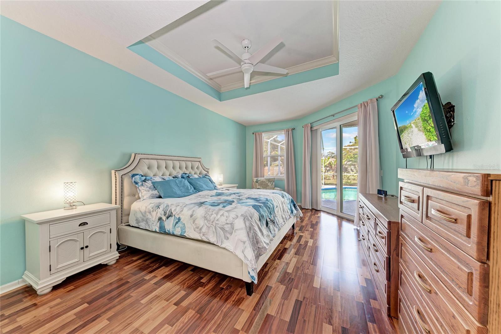 MCINTOSH LAKE - Residential