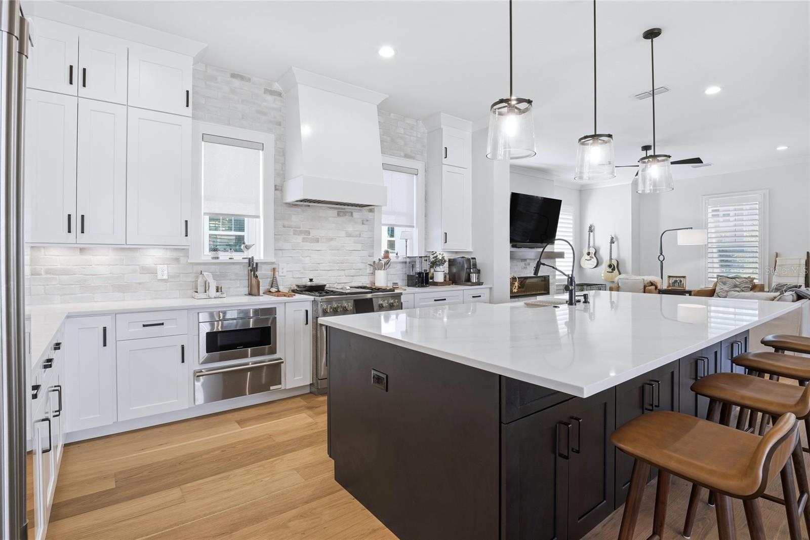 OAKLAND PARK - Residential