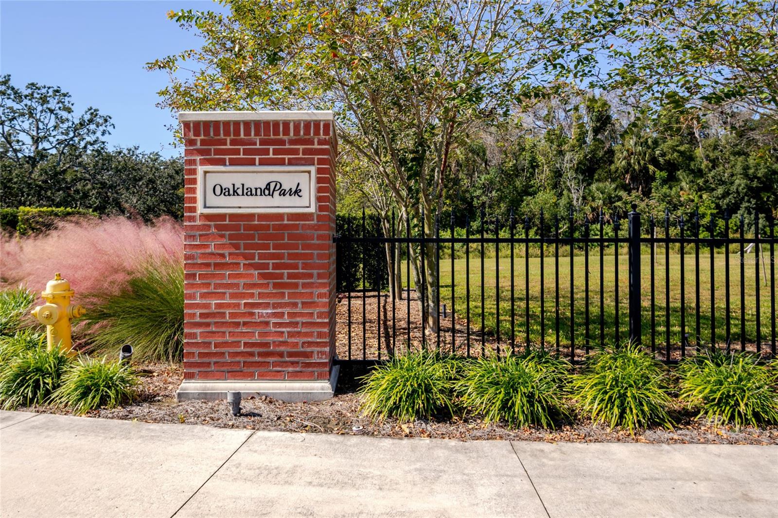 OAKLAND PARK - Residential