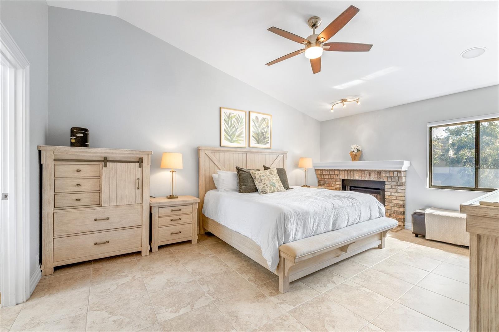 LANDMARK OAKS CONDO - Residential