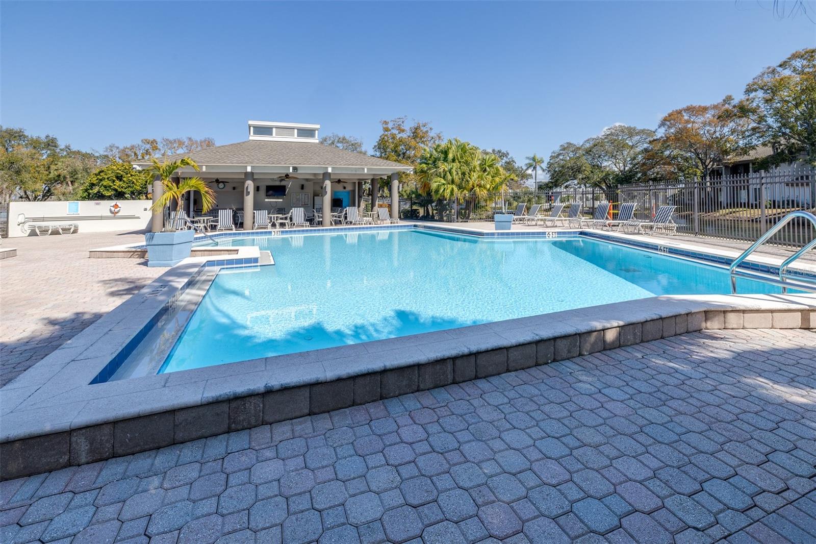 LANDMARK OAKS CONDO - Residential