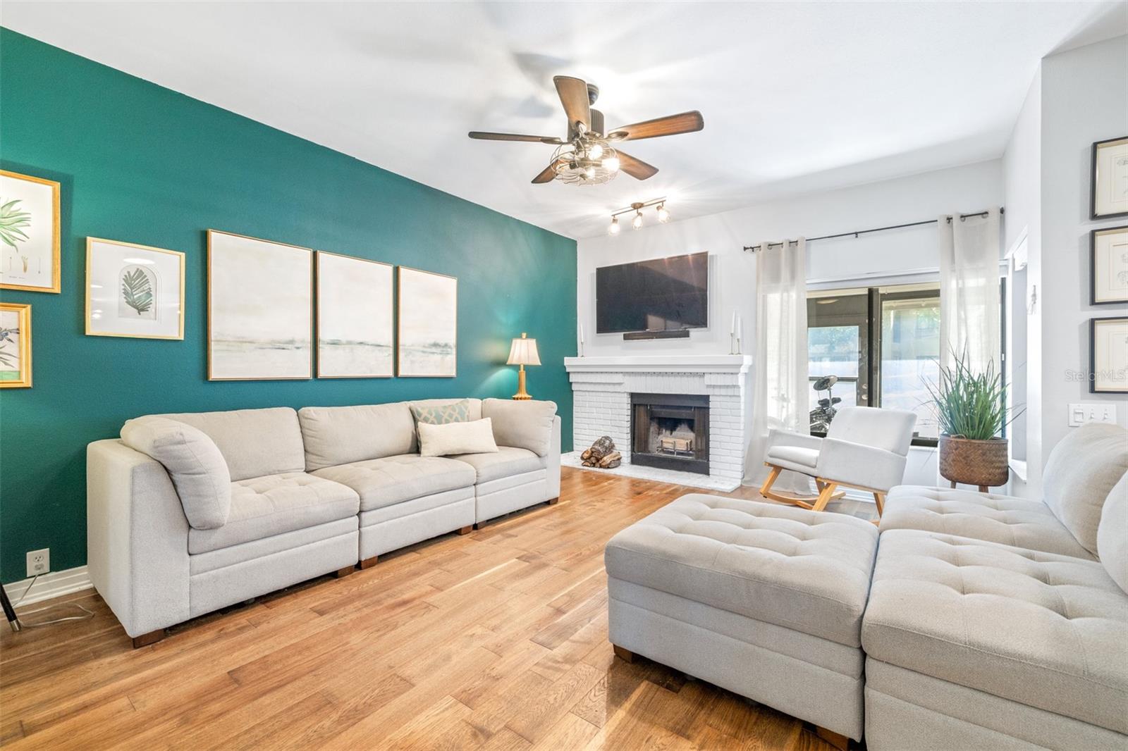 LANDMARK OAKS CONDO - Residential