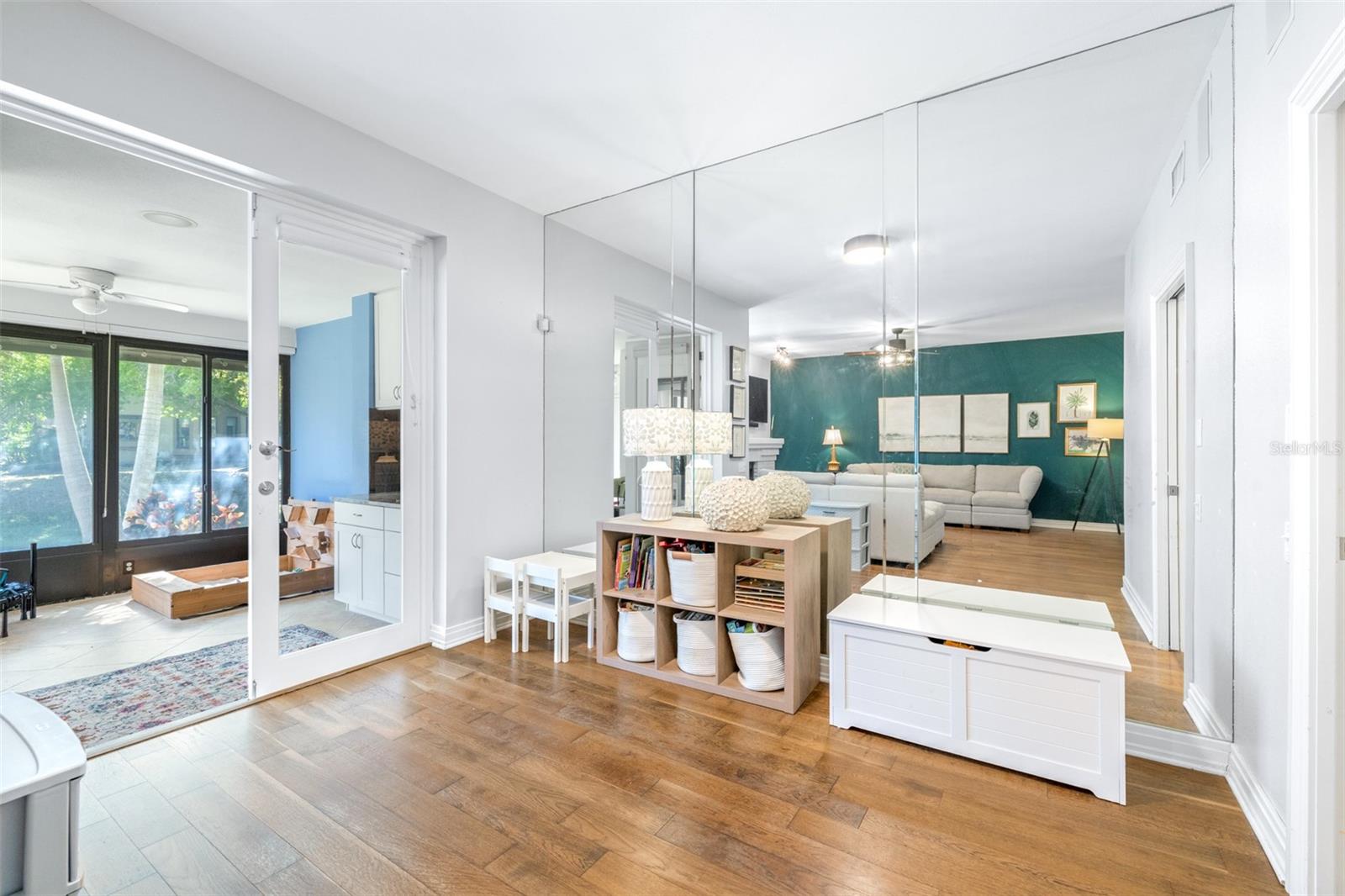 LANDMARK OAKS CONDO - Residential