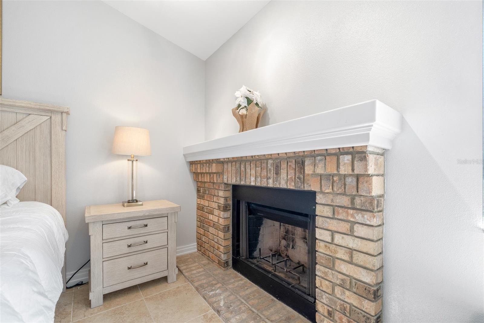 LANDMARK OAKS CONDO - Residential