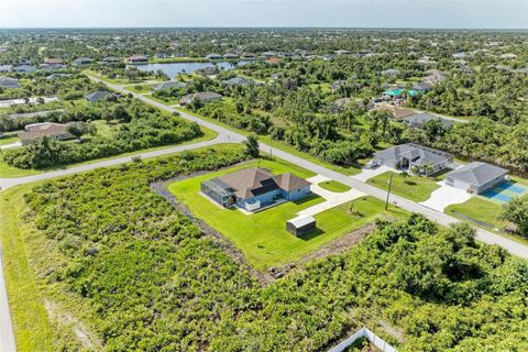 A home in PORT CHARLOTTE