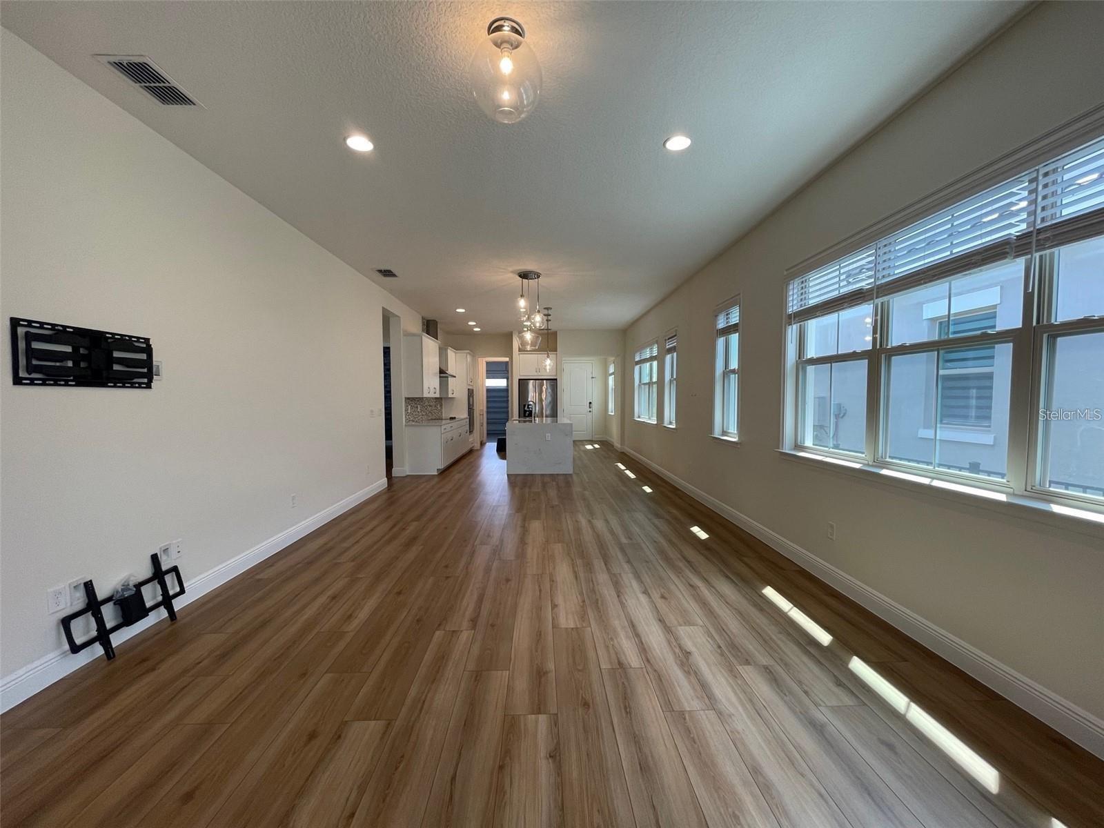 EAGLE CREEK - Residential